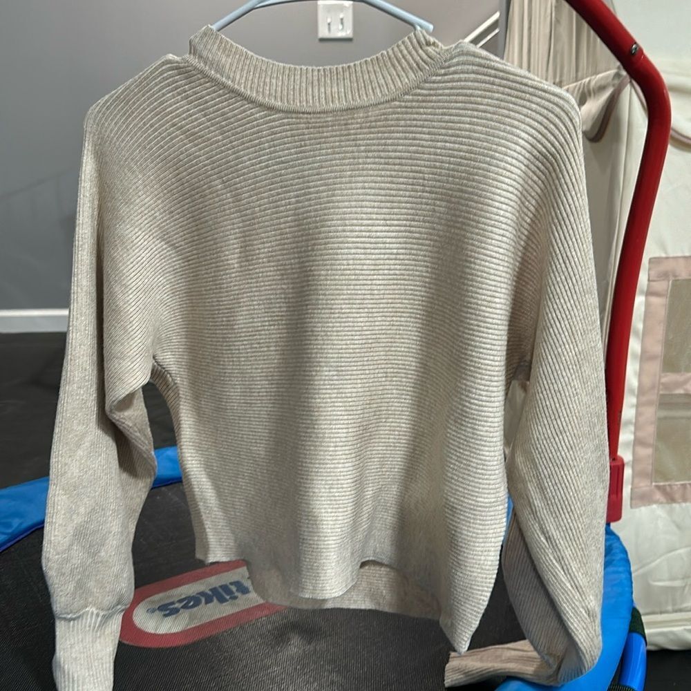 Women’s ribbed sweater